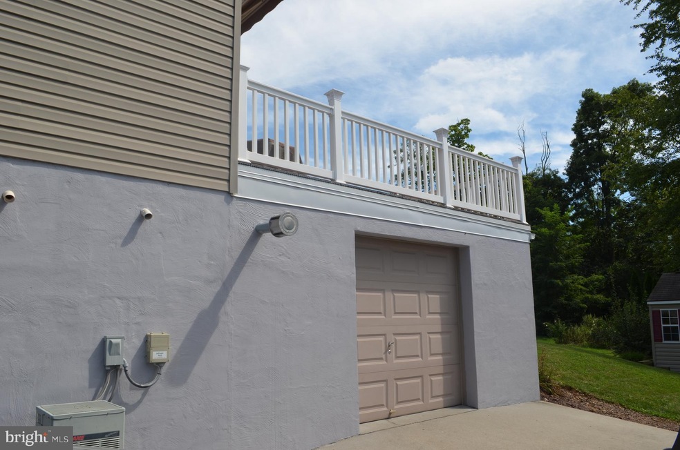 25 Quinter Ln, Temple, PA 19560 - photo 1