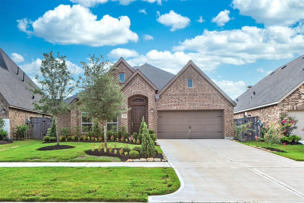 3830 Lake Falls Dr, Fulshear, TX 77441 - photo 1