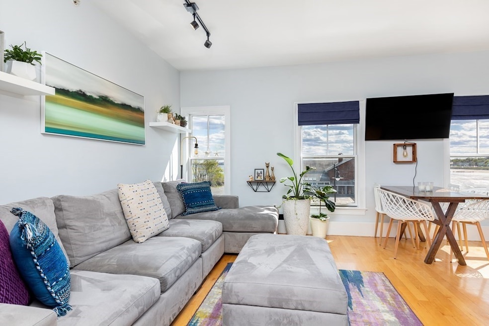 168 Humphrey St unit PHA, Swampscott, MA 01907 - photo 1