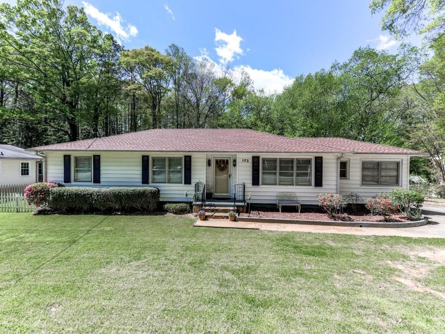 Gorgeous Ranch Home that is a short walking distan