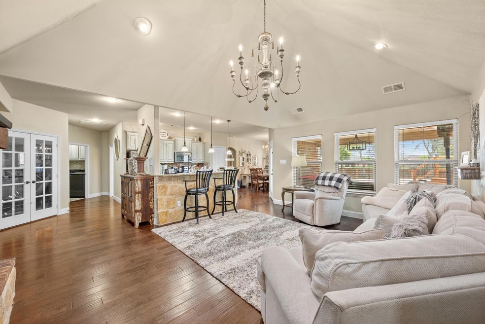 310 Fairway Parks Dr, Corsicana, TX 75110 - photo 1