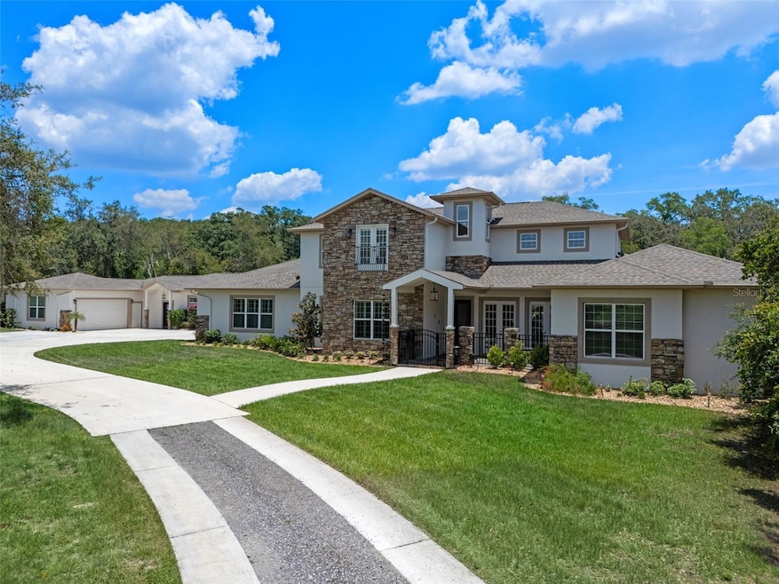 Main House w/3 car garage