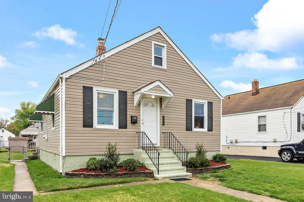 912 Woodlynn Rd, Essex, MD 21221 - photo 1