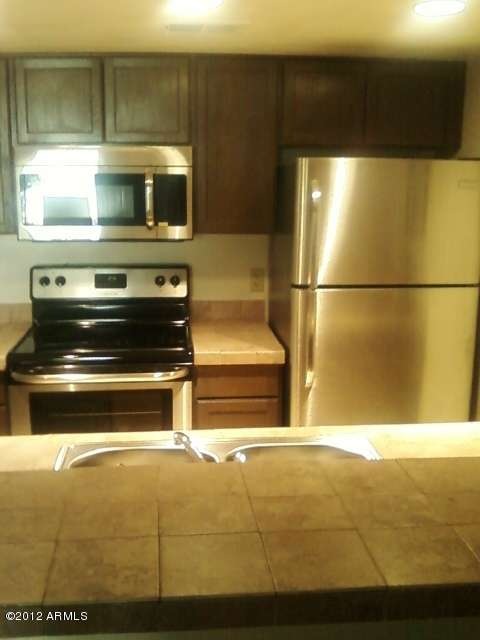 8841 KITCHEN 3