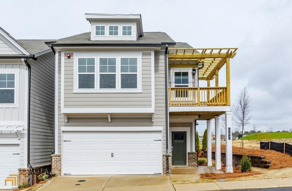 SEMI DETACHED TOWNHOME MINUTES FROM DOWNTOWN WOODS