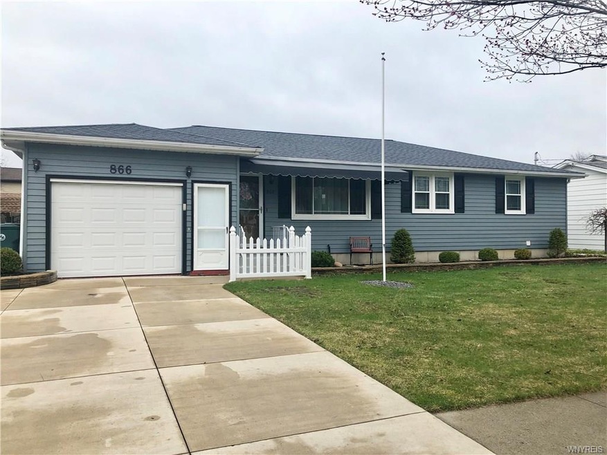 866 Remington Dr, North Tonawanda, NY 14120 - photo 1