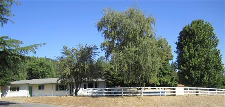 3260 New Hope Rd, Grants Pass, OR 97527 - photo 1