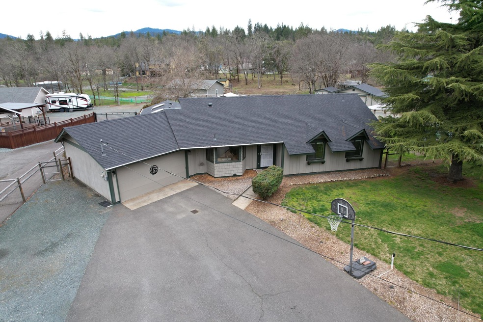 1340 Pleasant Valley Rd, Merlin, OR 97532 - photo 1