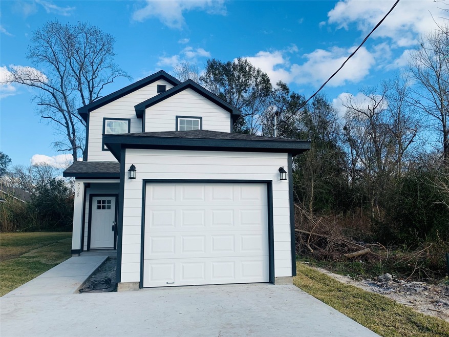 7928 Dyer St, Houston, TX 77088 - photo 1