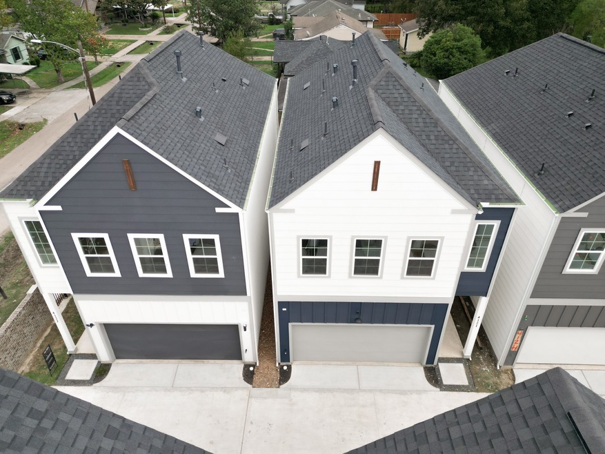 412 E Neyland St unit J, Houston, TX 77022 - photo 1