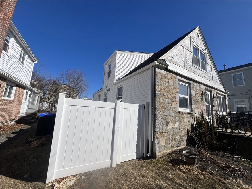 19 Joy St unit 2nd Flr, Providence, RI 02908 - photo 1