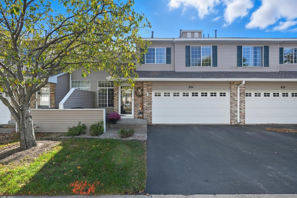 834 Summer Pines Cir, Hudson, WI 54016 - photo 1