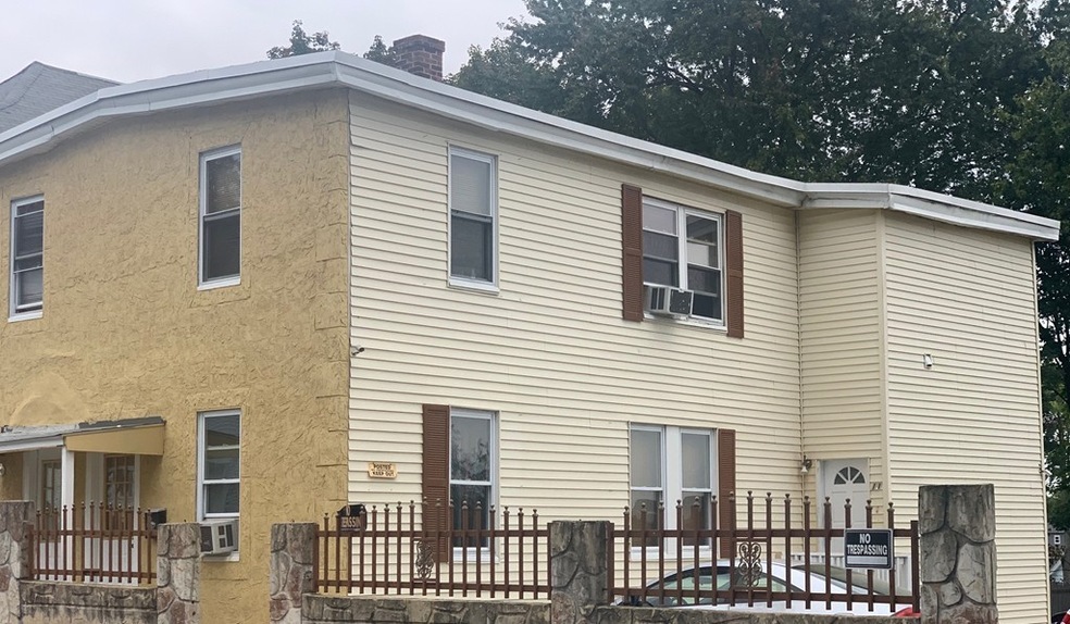 11 Forest St, Lawrence, MA 01841 - photo 1
