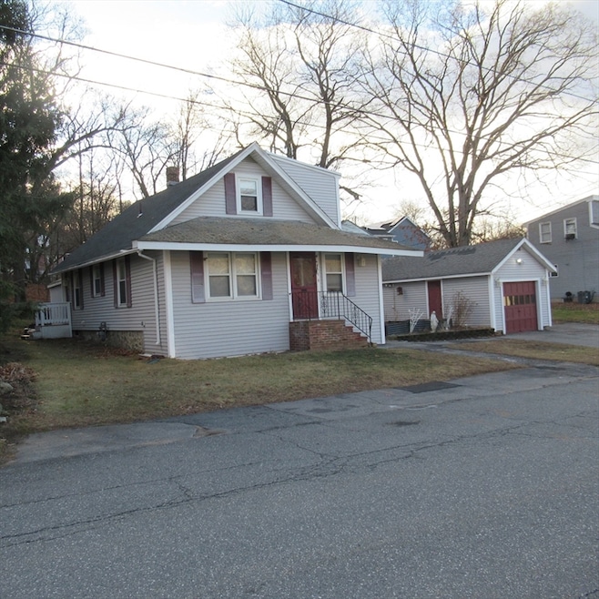 258 Dracut St, Dracut, MA 01826 - photo 1