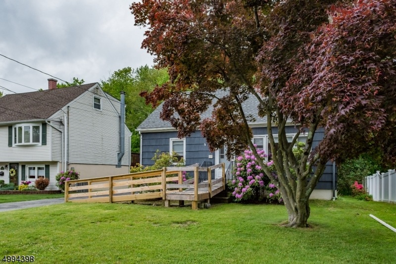 31 Sally St, Bloomingdale, NJ 07403 - photo 1