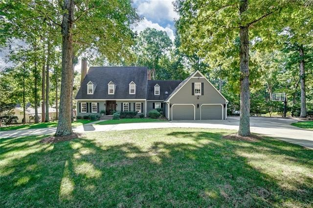 Great family home with amazing golf course view!