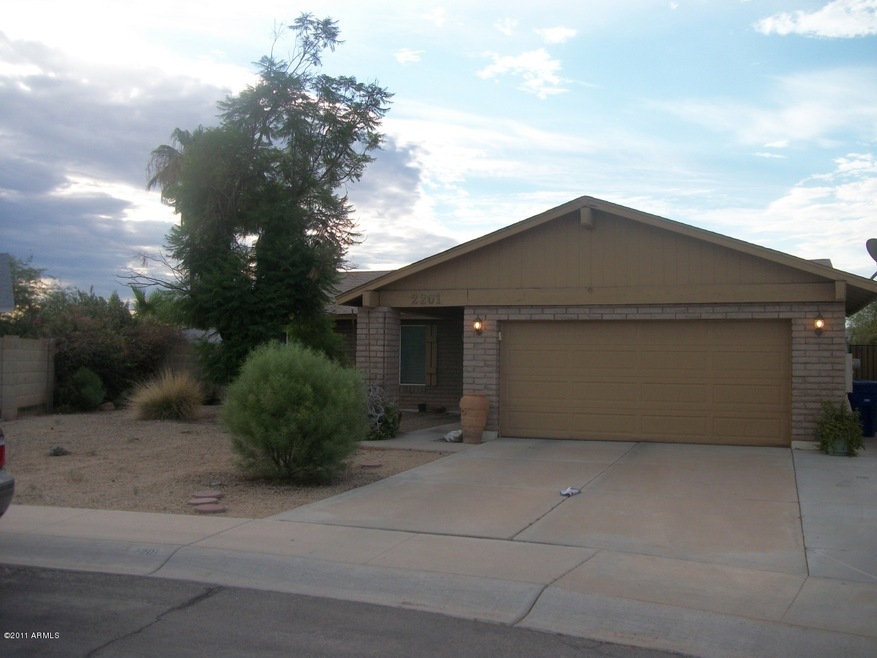 2201 W Sagebrush Ct,