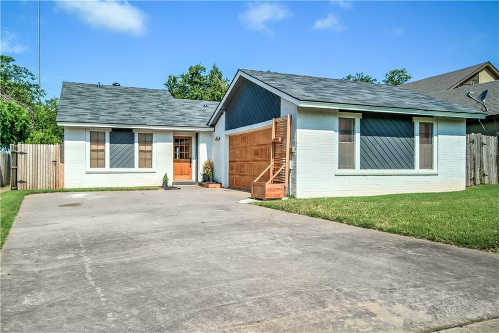 713 Lapwing Rd, Edmond, OK 73003 - photo 1