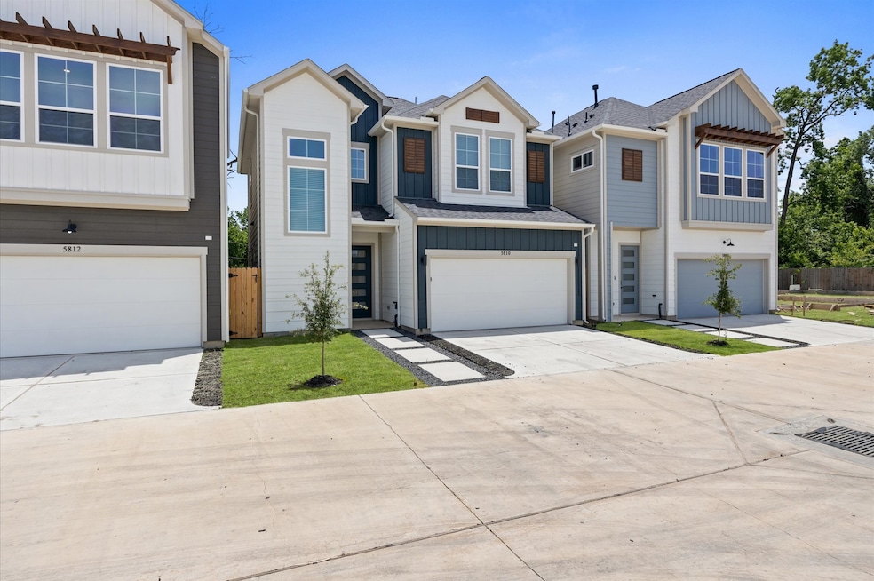 5810 Highland Sky Ln.