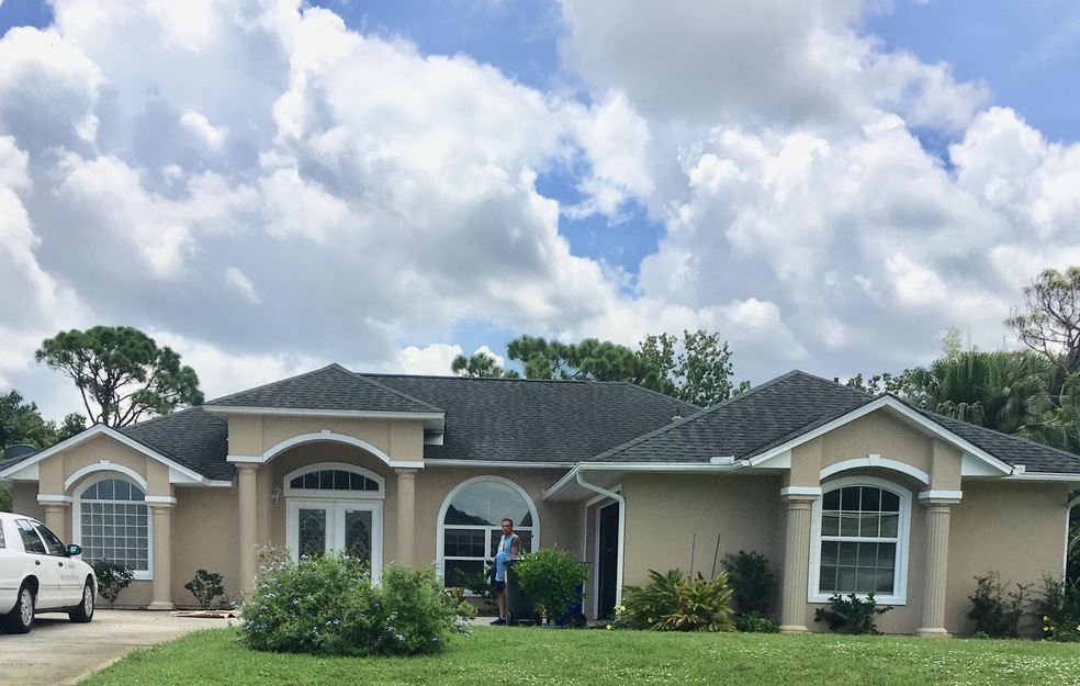 133 Dickens Ave, Sebastian, FL 32958 - photo 1