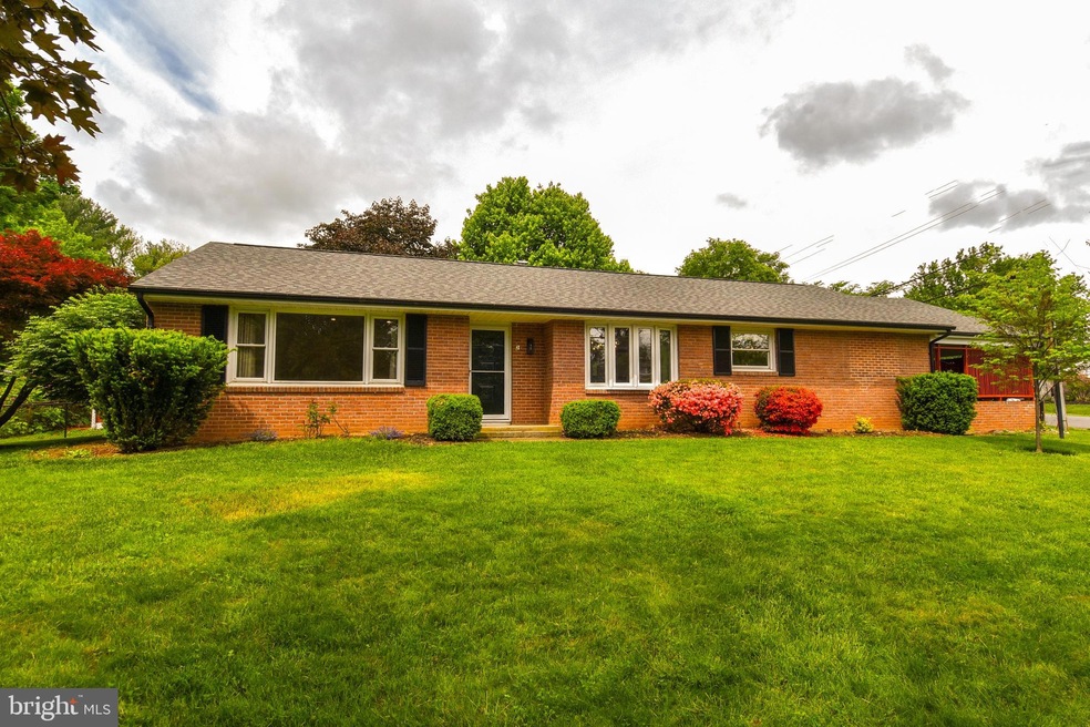 2 Cinnamon Fern Rd, Round Hill, VA 20141 - photo 1