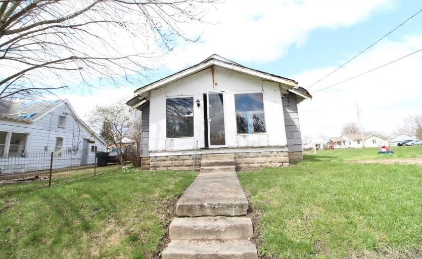 1401 S Brotherton St, Muncie, IN 47302 - photo 1