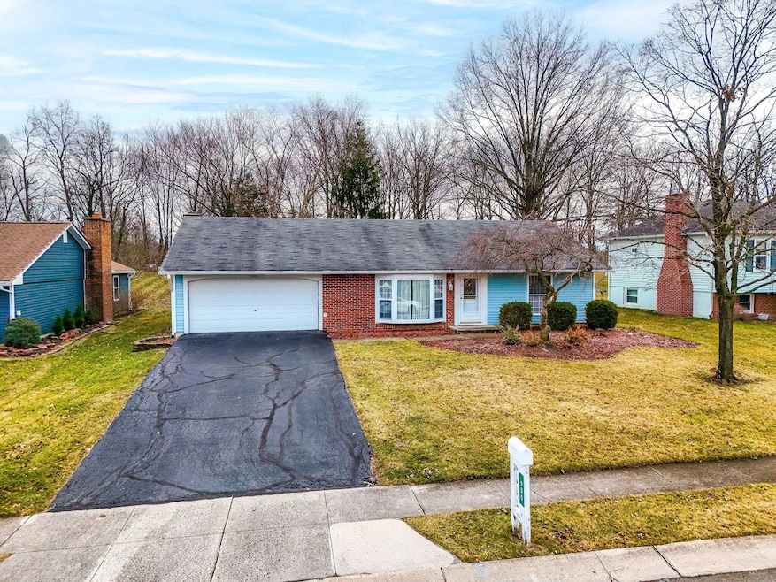 900 Hickory Dr, Marysville, OH 43040 - photo 1