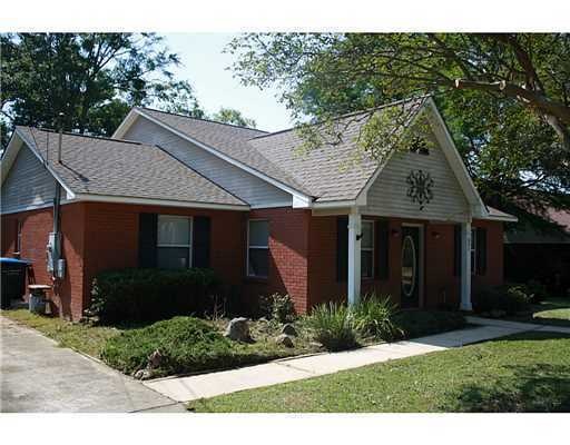 631 Clark Ave, Ocean Springs, MS 39564 - photo 1