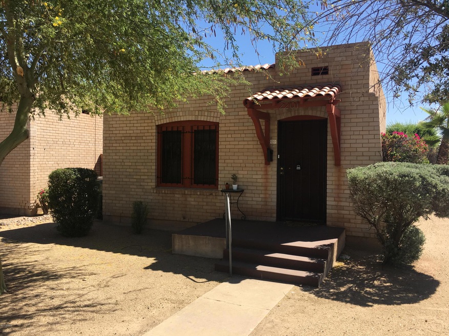 2201 N Edgemere St, Phoenix, AZ 85006 - photo 1