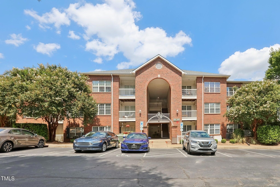 113 Sturbridge Dr unit 113, Clayton, NC 27520 - photo 1