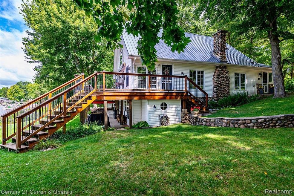 Welcome to 9692 Boucher Rd!
