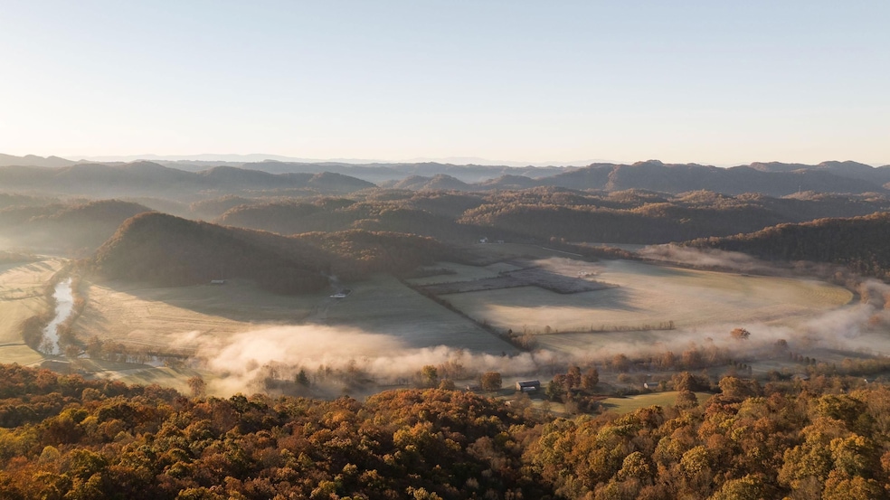 7456 A P Carter Hwy, Hiltons, VA 24258 - photo 1