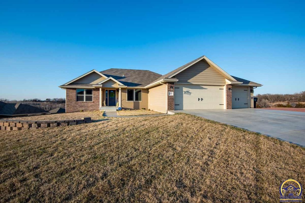 6302 SW 48th Place, Topeka, KS 66610 - photo 1