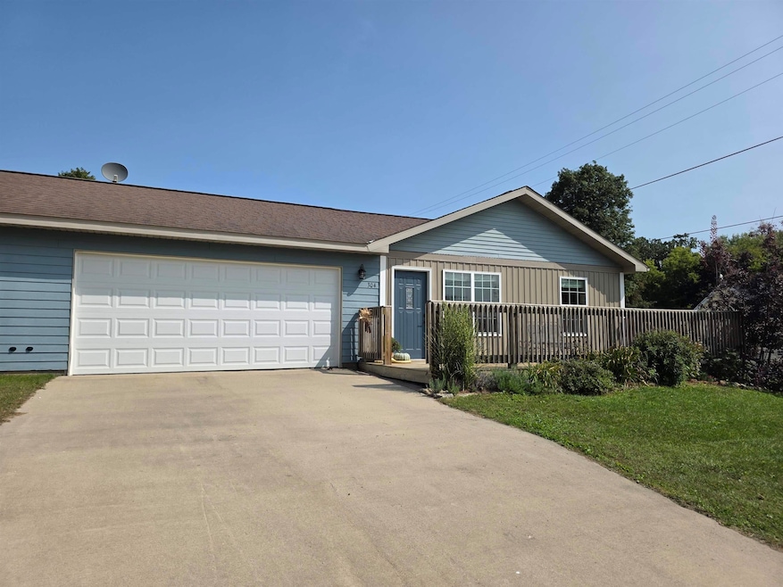 304 4th St, Delhi, IA 52223 - photo 1
