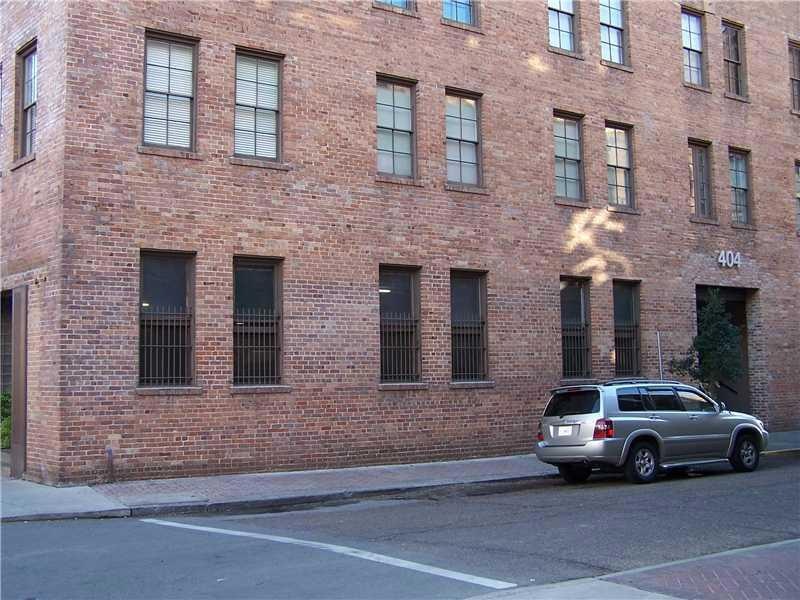 Photo. Front of building
