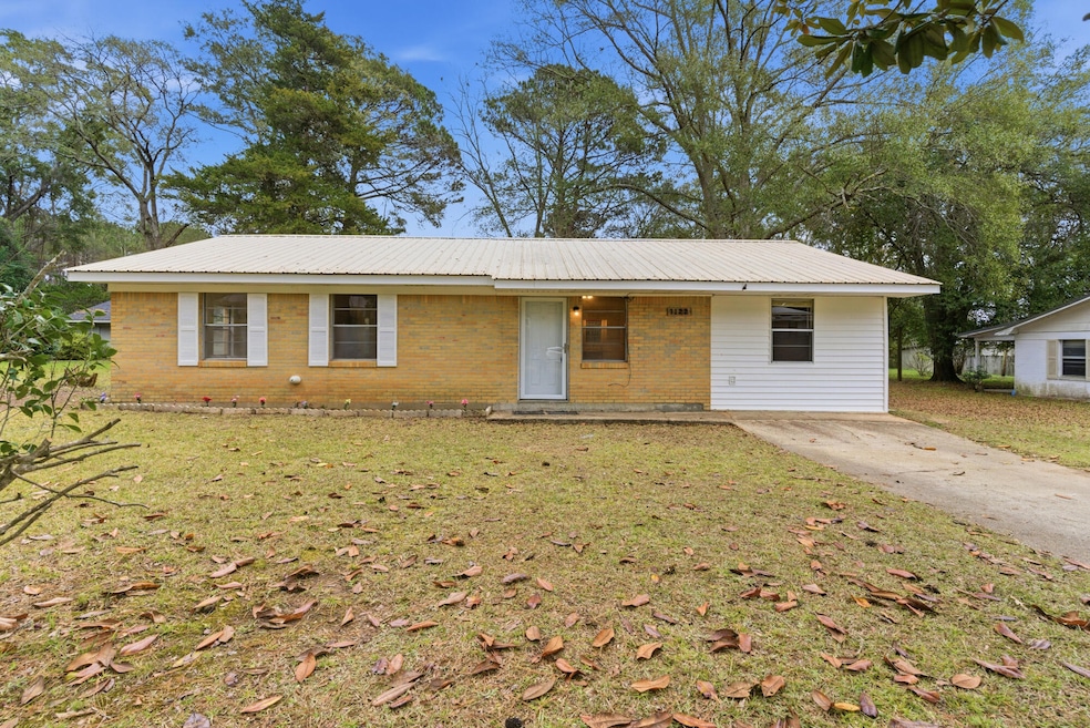 1122 Lemoyne Blvd, Prentiss, MS 39474 - photo 1