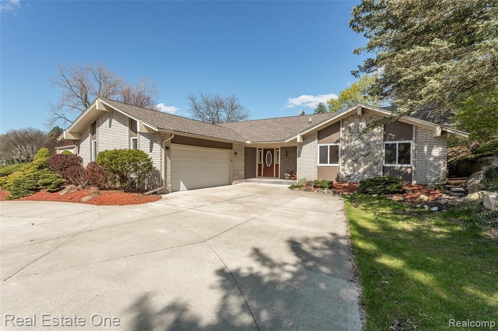5441 w. Bloomfield Lake Road - Completely Updated 
