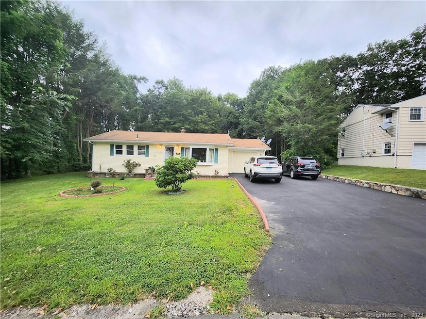 275 Courtland Ave, Waterbury, CT 06705 - photo 1