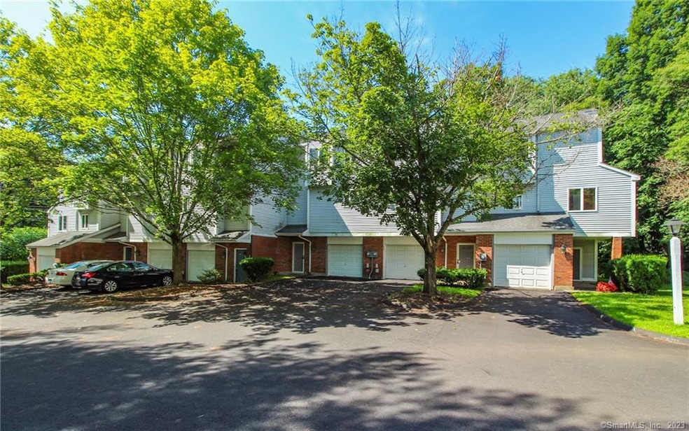 54 Brinley Way unit 54, Newington, CT 06111 - photo 1