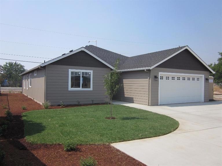 8367 Kyra Ln, White City, OR 97503 - photo 1