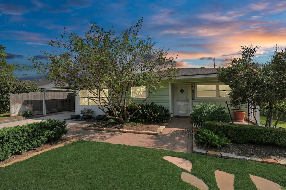 Welcome to 3010 Ojeman Road in Spring Branch! With