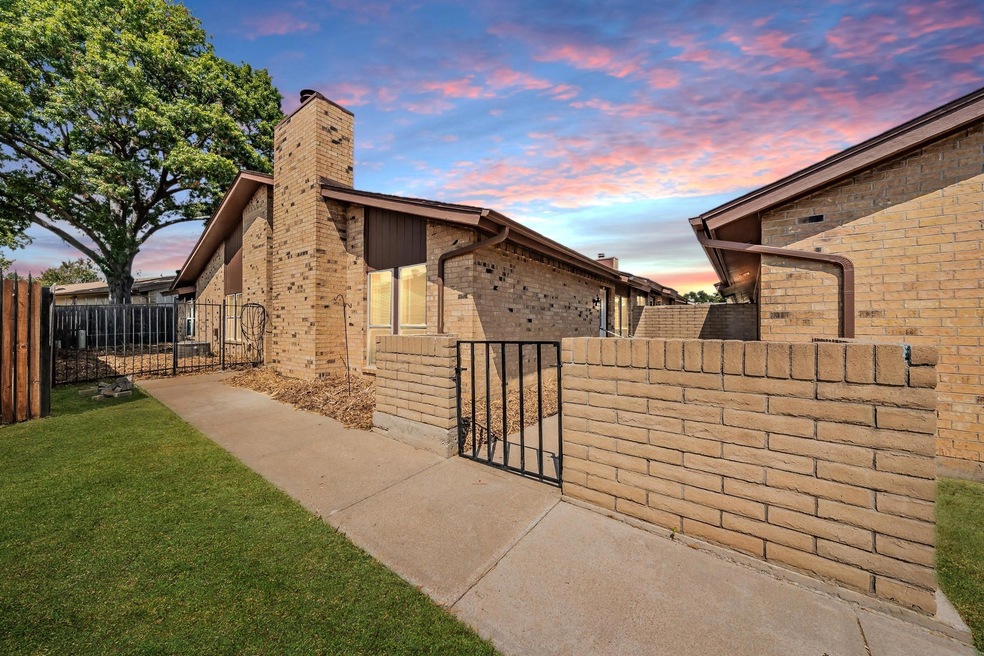 903 Shady Creek Ln, Bedford, TX 76021 - photo 1