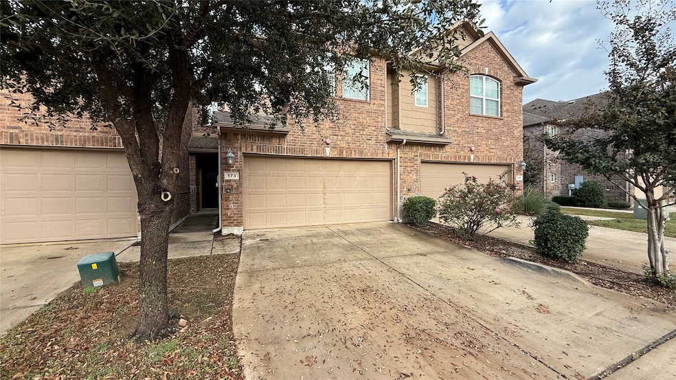 173 Barrington Ln, Lewisville, TX 75067 - photo 1