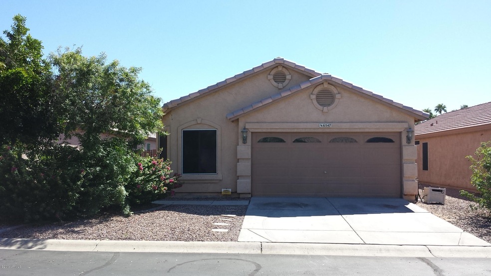 6547 - front of home