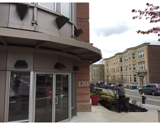 120 Mountfort St unit 305, Boston, MA 02215 - photo 1