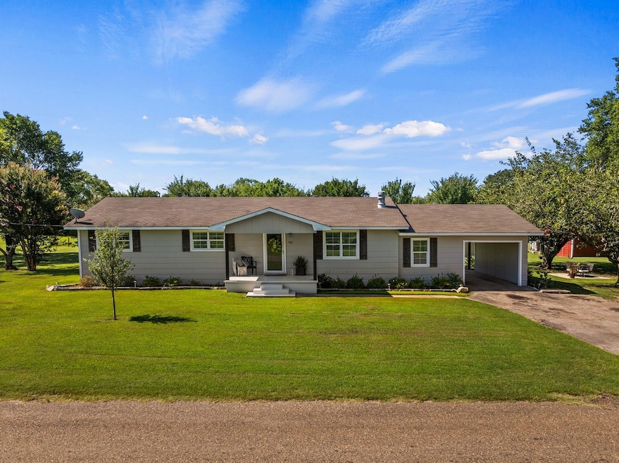 751 County Road 1010, Mount Vernon, TX 75457 - photo 1