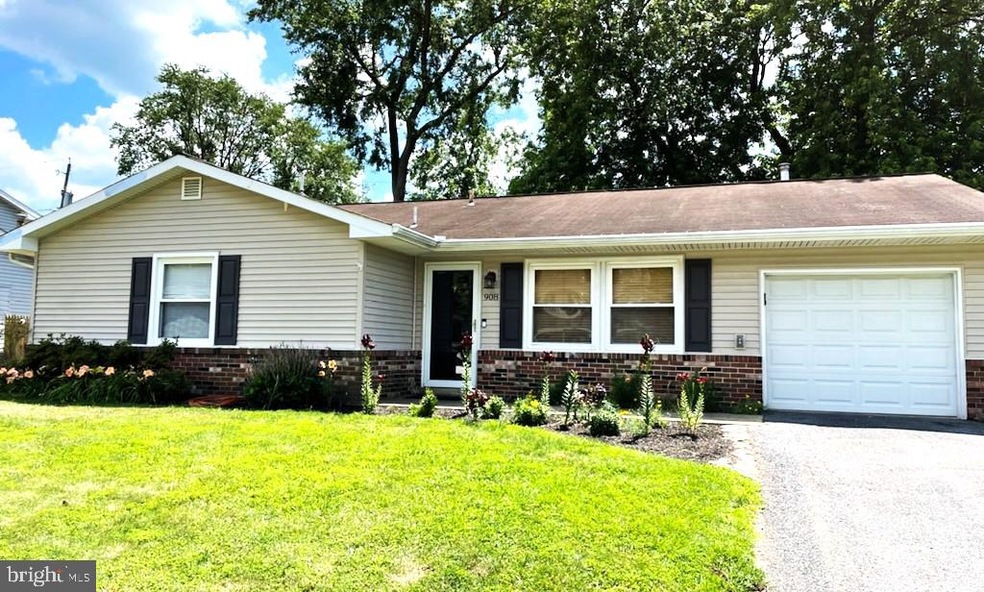 908 Autumn Valley Ln, Gambrills, MD 21054 - photo 1