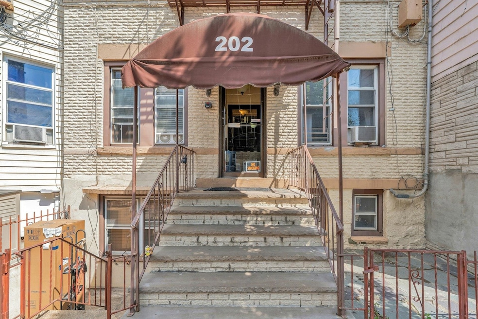 For Rent $2,550/month