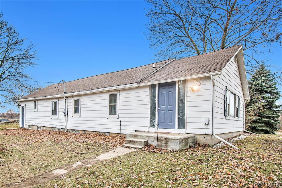 9433 E Lovejoy Rd, Perry, MI 48872 - photo 1