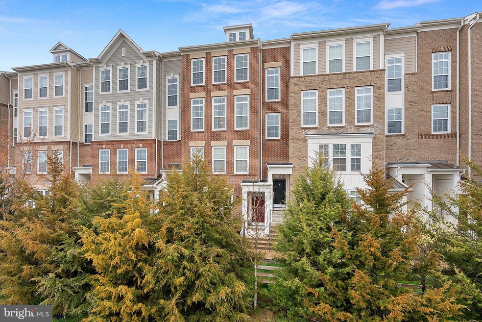 43505 Town Gate Square, Chantilly, VA 20152 - photo 1